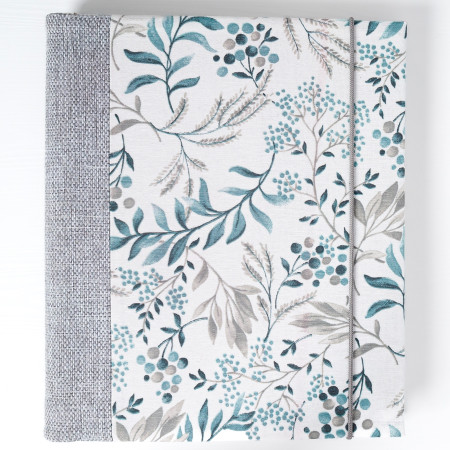 rodinný fotoalbum ušitý z látky v modrej farbe