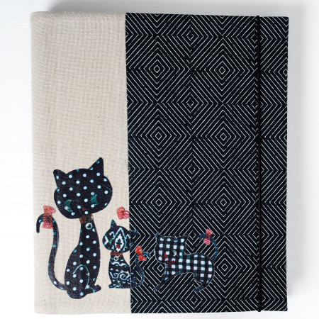 detslý album s mačkou