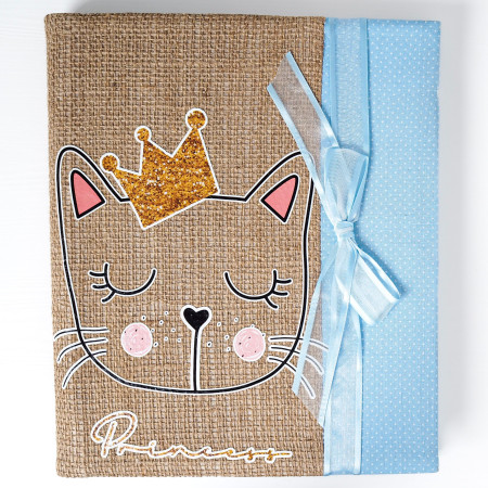 detský album s mačkou