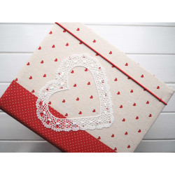 Svadobný fotoalbum so srdcom