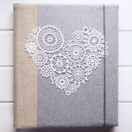 rodinný album so srdiečkom