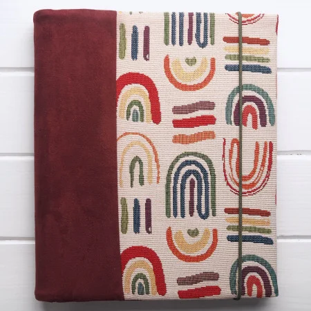 detský album s dúhou